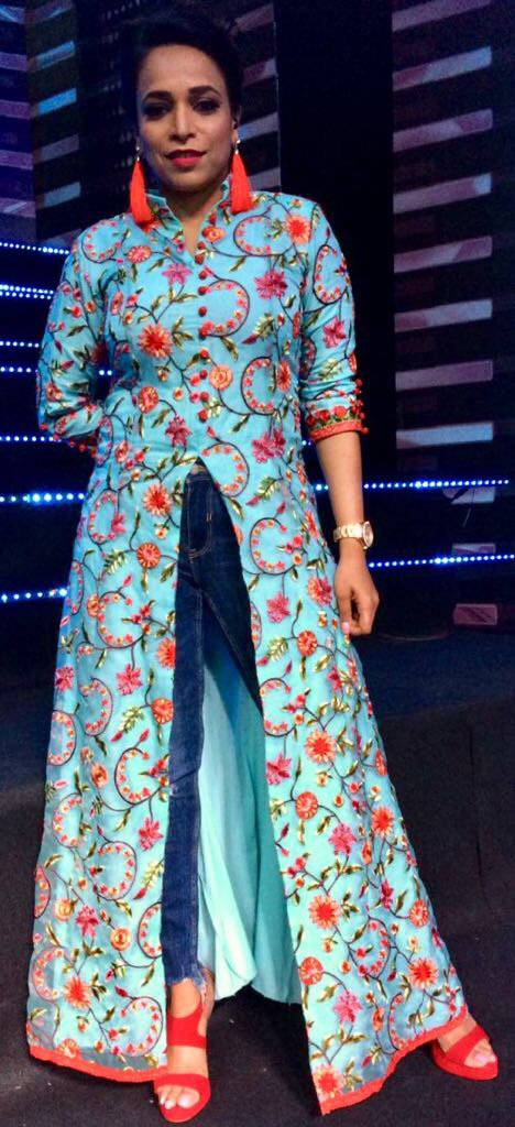 pradhan_mini's tweet photo. Episode 3, time is flying and how, designed and styled by Jerry D'souza https://t.co/IEoZx5ilPa