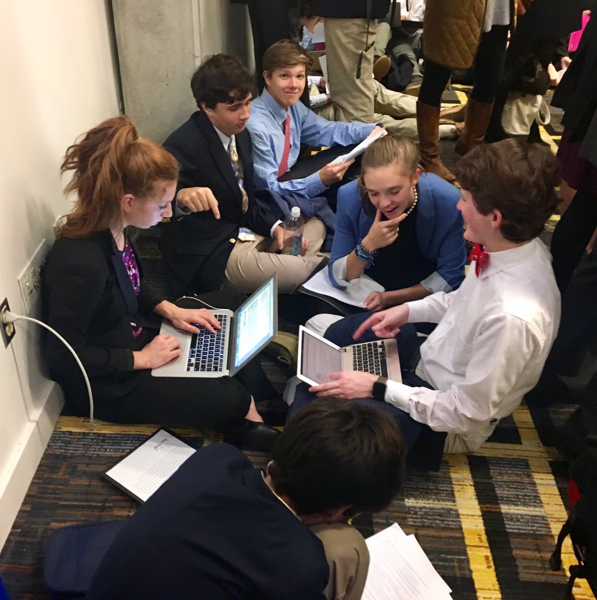 KWilliamsonBHS's tweet photo. It's a full house! #ModelUN2017 #AppState @BHSCaps @NBroughtonHS https://t.co/94WchxCwxp
