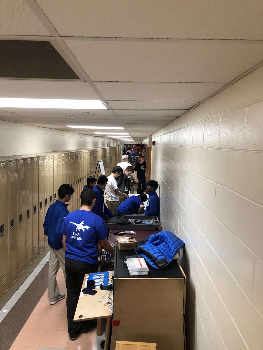 Getting ready to start our scrimmage! #OMGrobots <a href="/FTCTeams/">FIRST Tech Challenge</a> <a href="/OhioFTC/">Ohio FTC</a>
