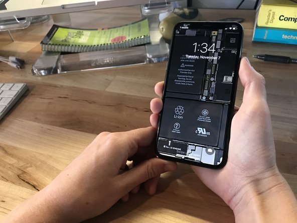 AppleInsider_ru's tweet image. Купили iPhone X? Вот идеальные обои для него ifixit.org/blog/9419/ipho…