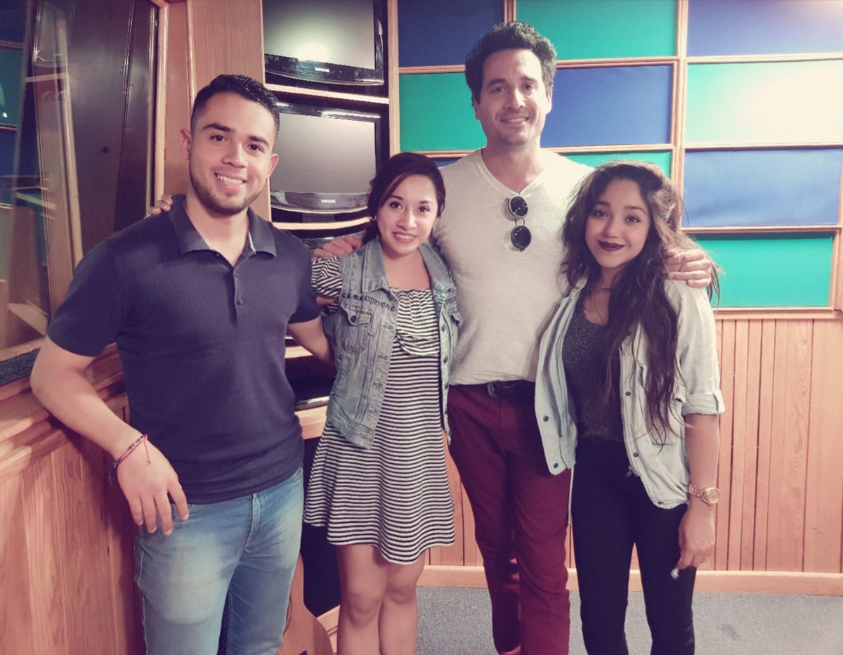 #FelizMiercoles 
Un gran artista y persona gracias por acompañarnos hoy <a href="/Luciano_Larocca/">Luciano Larocca</a>