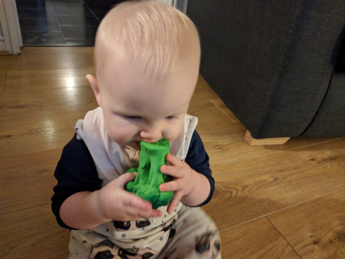 Ada and I tested these awesome Oli and Carol fruit and veggie teethers. They doubled up as funky bath toys, too 🛀👌

kidly.co.uk/products/oli-a…

kidly.co.uk/products/oli-a…

#oliandcarol #iamkidly #teether #teethingbaby #7monthsold #natural #handmade