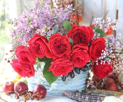 Millefleurs Red Rose Rouge Lien ルージュリアン 赤いバラが輝く季節です 国産ですが フランス語のバラ多いです 意味は 赤い絆 百恵ちゃんか バラ ルージュリアン ローズ 赤い絆 バラの名前 T Co E9pego7kbl T Co