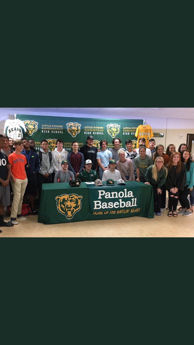 Huge congratulations to @m1chael_lee on signing with Panola College today