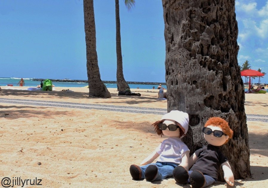 jillyrulz's tweet photo. Moving from task to task, not completing anything, because in my head I am already in Hawaii. 

ONE WEEK FROM TODAY!!!

#ConBrain
#SPNHon 

"Sand between our toes, Sammy. Sand between our toes..." https://t.co/MZZUWpo8RW