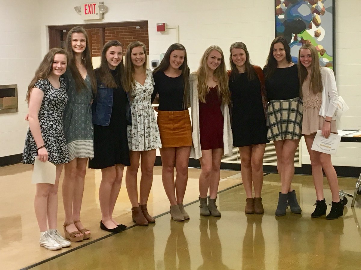 ua_bearsVB's tweet photo. End-of-Season Banquet... Congratulations to our JV team!! 💛🐻😢 https://t.co/K5li7l8MtH