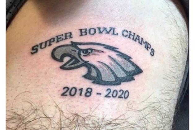 BleacherReport's tweet photo. One Eagles fan is fairly confident 😳 https://t.co/jBmtBmxsYH https://t.co/Hzp5RizSrR