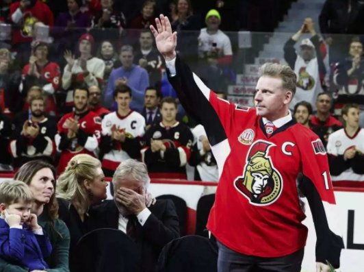 OttawaCitizen's tweet photo. Senators plans for Parliament Hill include free alumni game https://t.co/Qll3UyyTCq https://t.co/Z47PrNLphD