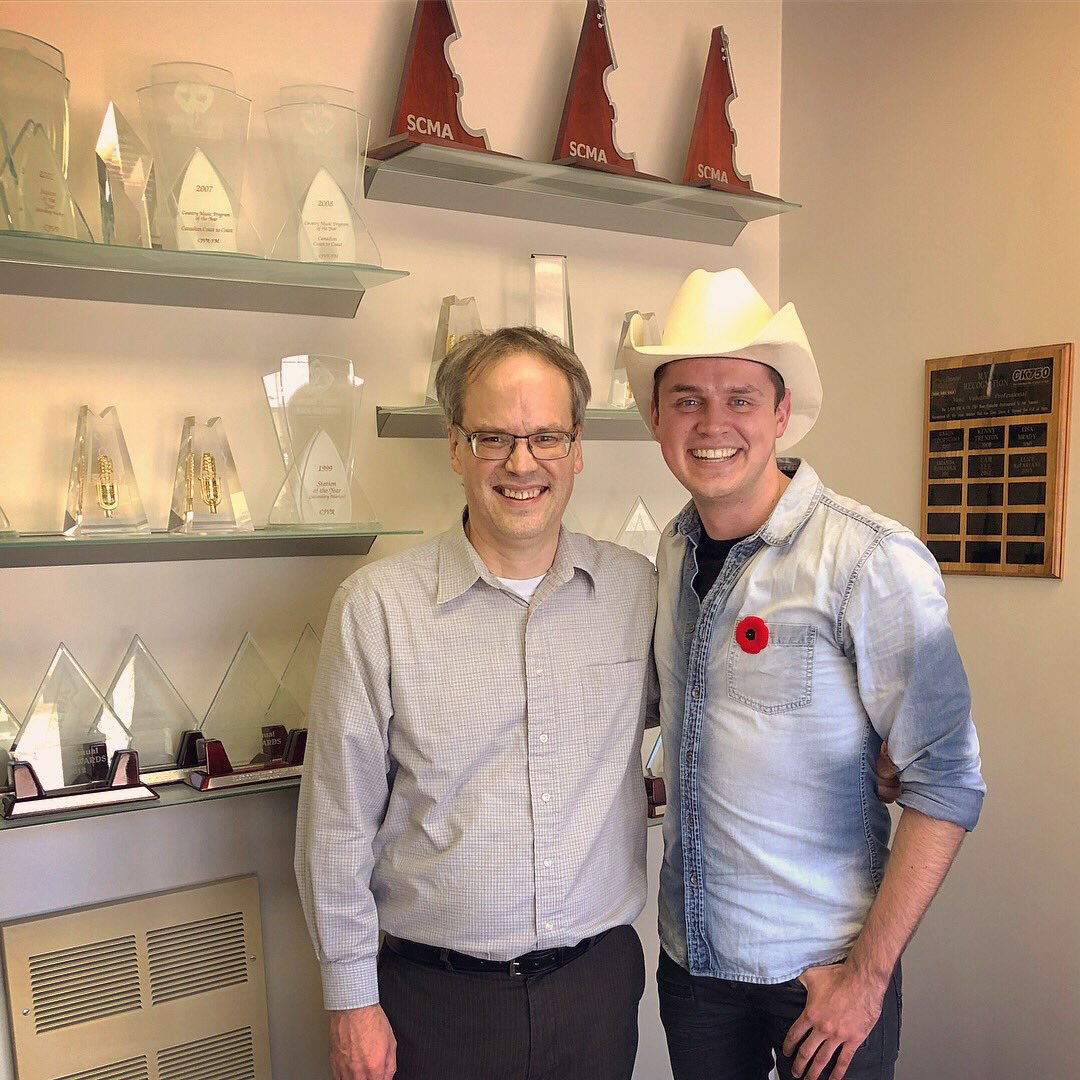 My first <a href="/CCMAofficial/">CCMA</a> in 2014, I met <a href="/CalGratton/">Cal Gratton</a> from <a href="/105CJVR/">105CJVR</a>! He’s not only been an incredible supporter, but an AMAZING friend! Great to hang out and see you in studio today, Cal!