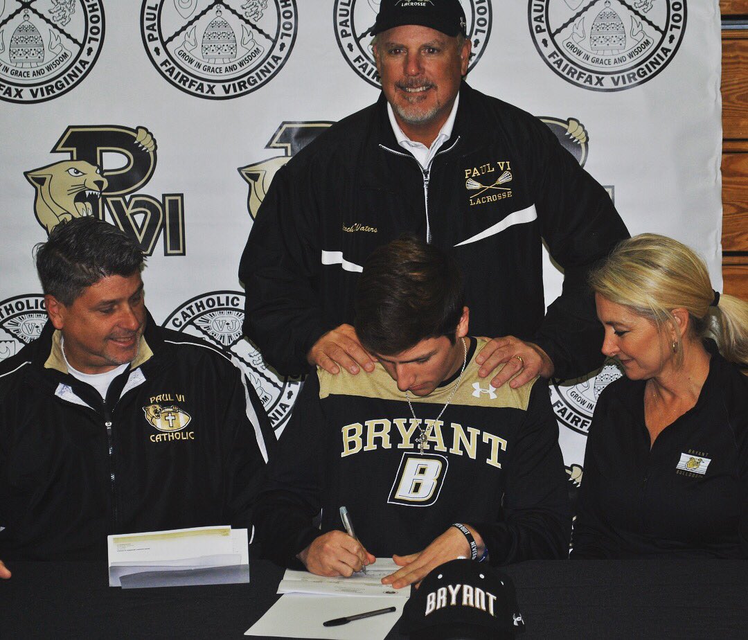 lcaracc2's tweet photo. Thankful and blessed to sign my NLI today #DawgU https://t.co/fngnht9AN9