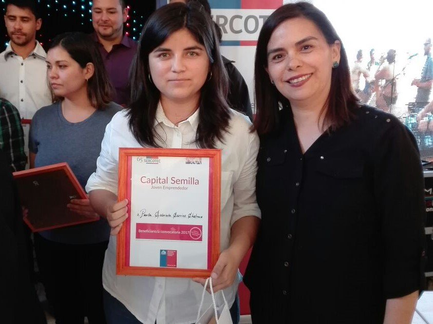 SercotecAtacama's tweet photo. [AHORA] Directora regional @AnyDorador encabeza entrega de 32 certificados a jóvenes de #Atacama que se adjudicaron proyectos Programa Capital Semilla Joven Emprendedor 2017 https://t.co/GxkWKAblKX