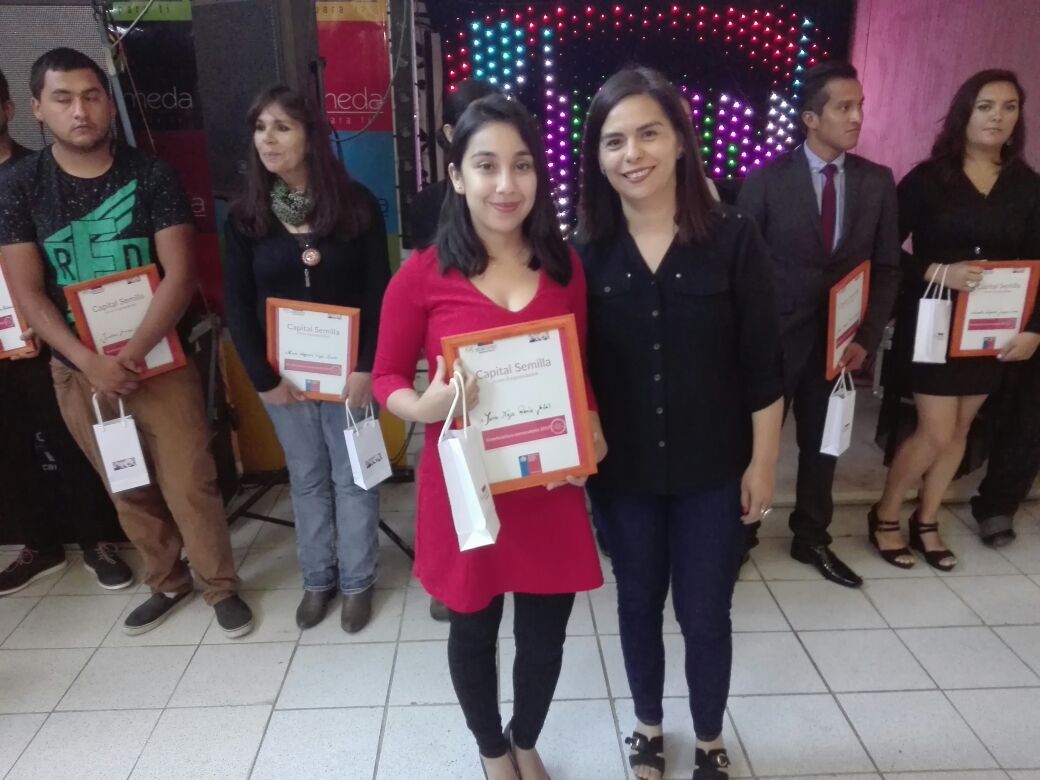 SercotecAtacama's tweet photo. [AHORA] Directora regional @AnyDorador encabeza entrega de 32 certificados a jóvenes de #Atacama que se adjudicaron proyectos Programa Capital Semilla Joven Emprendedor 2017 https://t.co/GxkWKAblKX