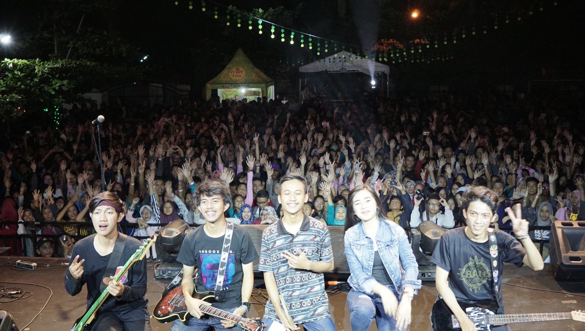 IG: mbpoppunk tweet media