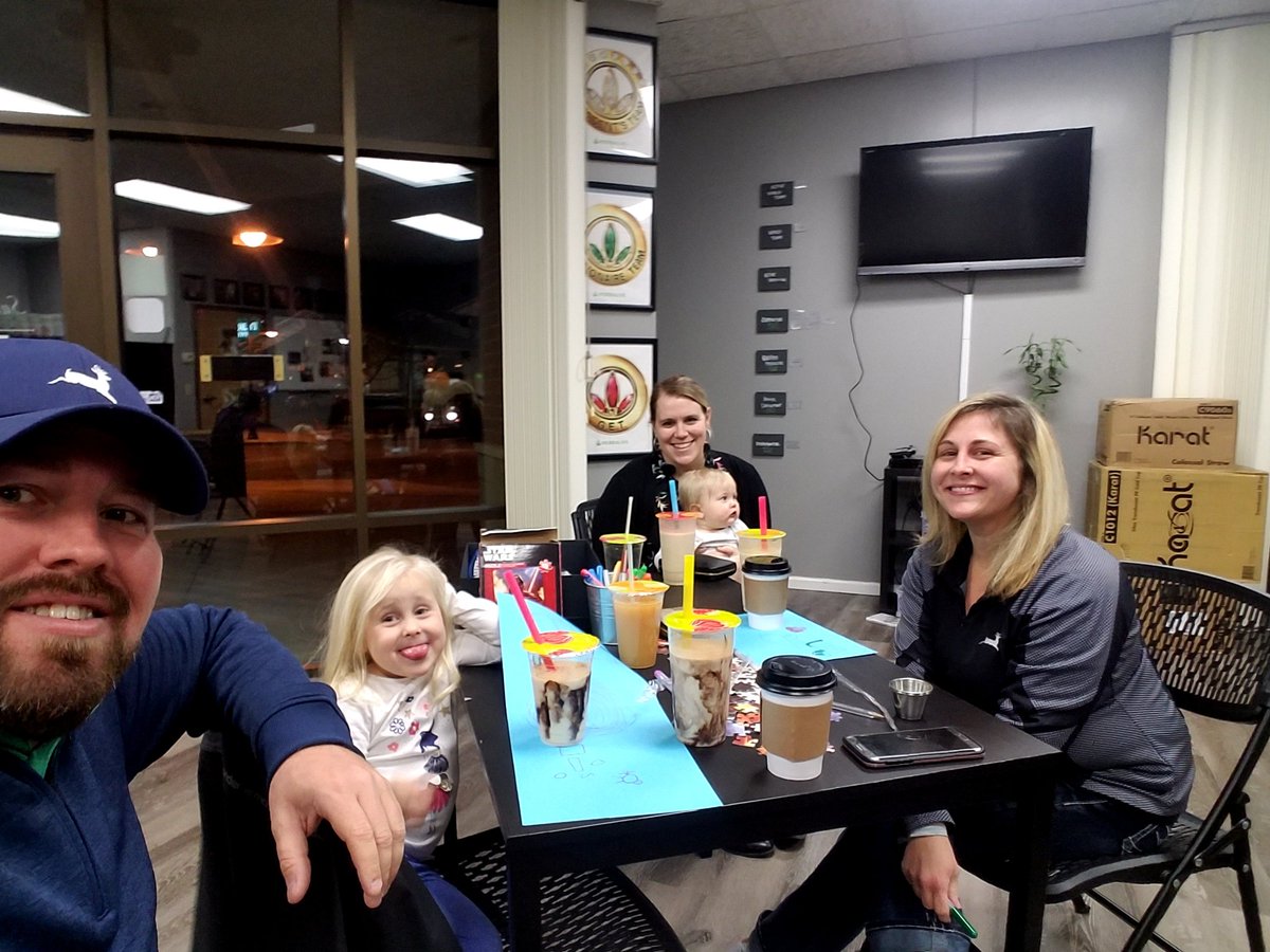 NickPetersMN's tweet photo. Having an EPIC dinner @epicsavage with @Splatalie7 and @Twinsgal and Stella and Drew https://t.co/YIrnJ2yxss