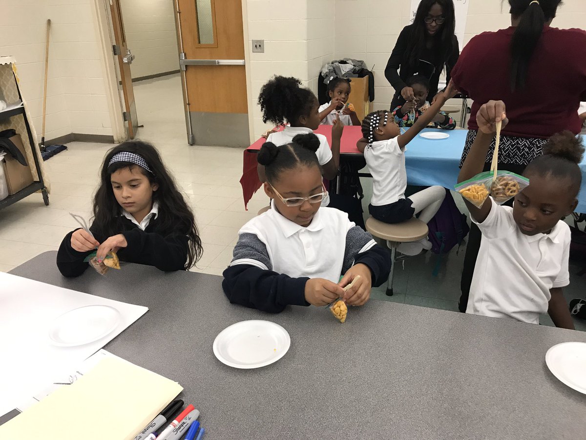 EricaIteach's tweet photo. It's a Girl Scout Thing....we're feeling buggy! #earningbadges @CAE_Principal @SFreeman_STEM @TaijuanClayton @GOALS_ACAD_CAE @klawrence81 @Debra_Pooh https://t.co/hWeof5Tmpy