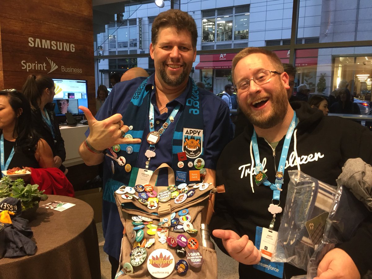 andyboettcher's tweet photo. Met @SDJThorin and this is awesome! @Dreamforce #pinforce #df17 https://t.co/ow14XkZ7PT