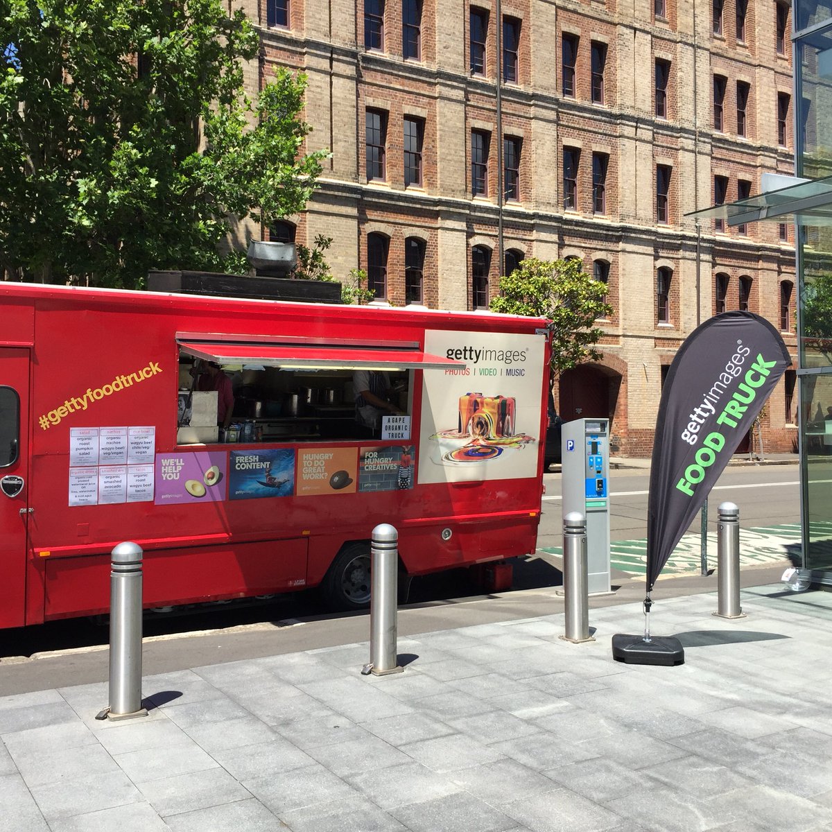 GettyImagesANZ's tweet photo. #GettyFoodTruck has rolled into Sydney! Ready to delight our customers on this sunny day https://t.co/aFa2ekIaEd