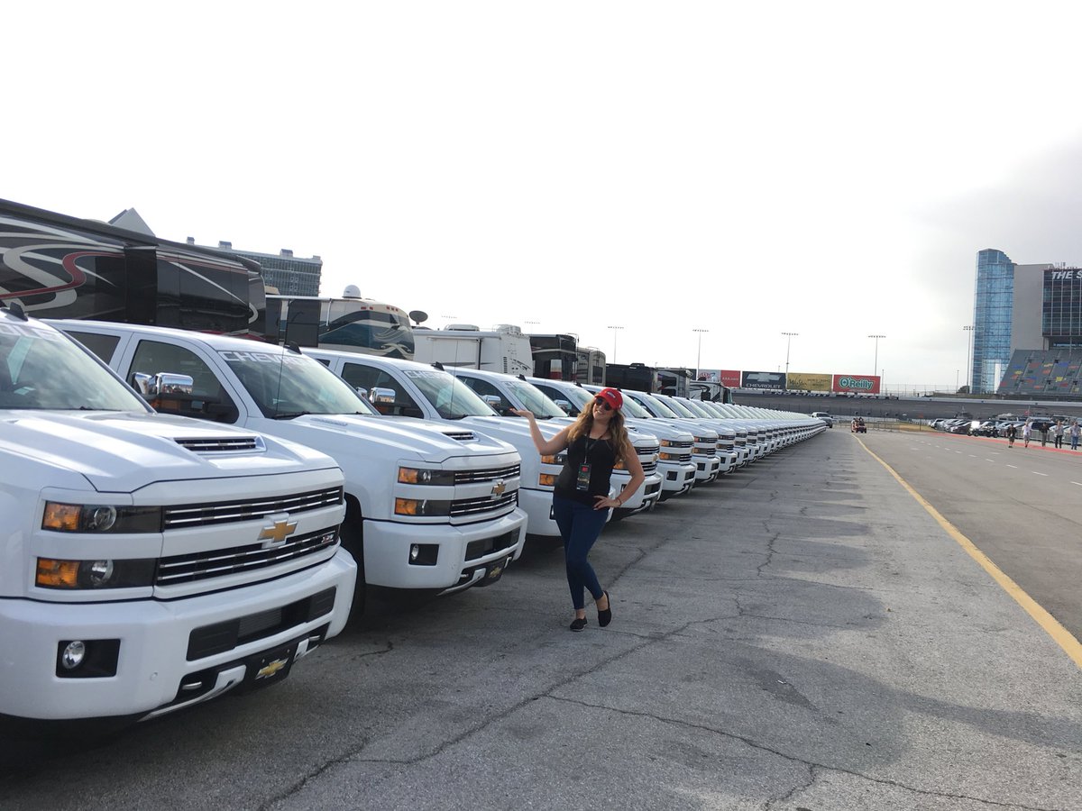 xoxoLizza's tweet photo. Shot out @chevrolet for keeping things lined up in such a stylish way during the #NASCARPlayoffs this weekend @TXMotorSpeedway! #LizzaOnTheGo https://t.co/62I5LeRCIV