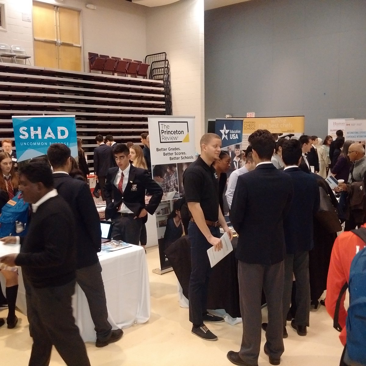 BVGuplan's tweet photo. Oh what a night! Many thanks to our various exhibitors for participating in the #BVGExploreFair @bayviewglen. https://t.co/b6Vf6l8AGy