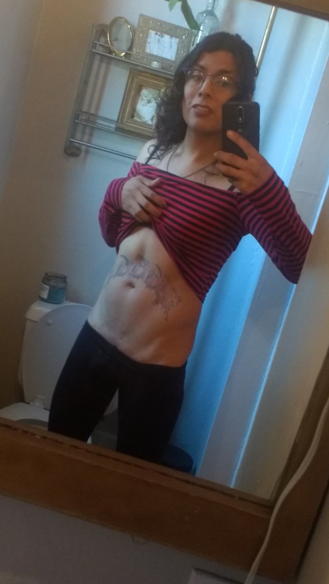 LeelooLevay's tweet photo. Just showing you the goods #transgod #fbb #abs #woofwoofwednesday https://t.co/qihl8CEAKd