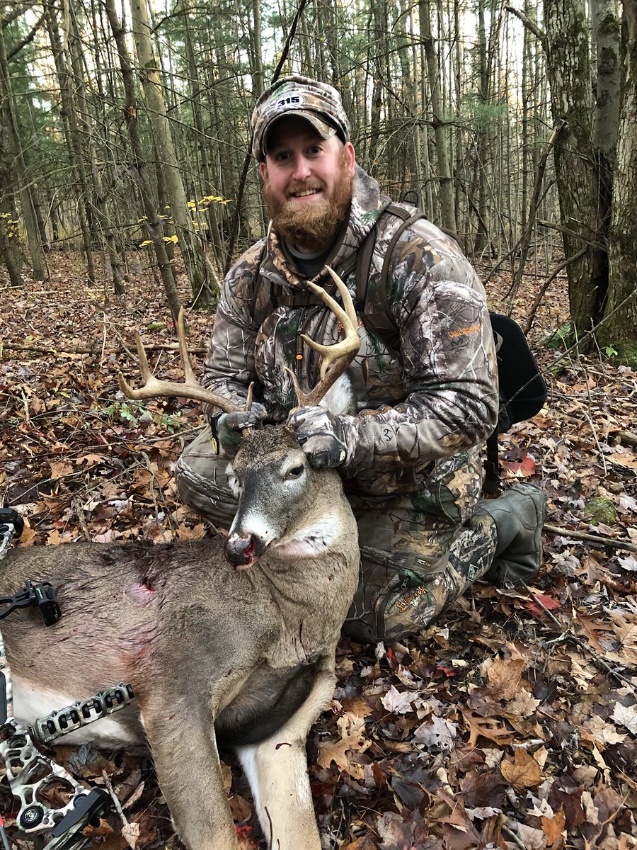 JBPaussa's tweet photo. Hey @RedArrowTV got me a red arrow this afternoon with a nice buck at the end of the trail! https://t.co/w0MMnCPekj