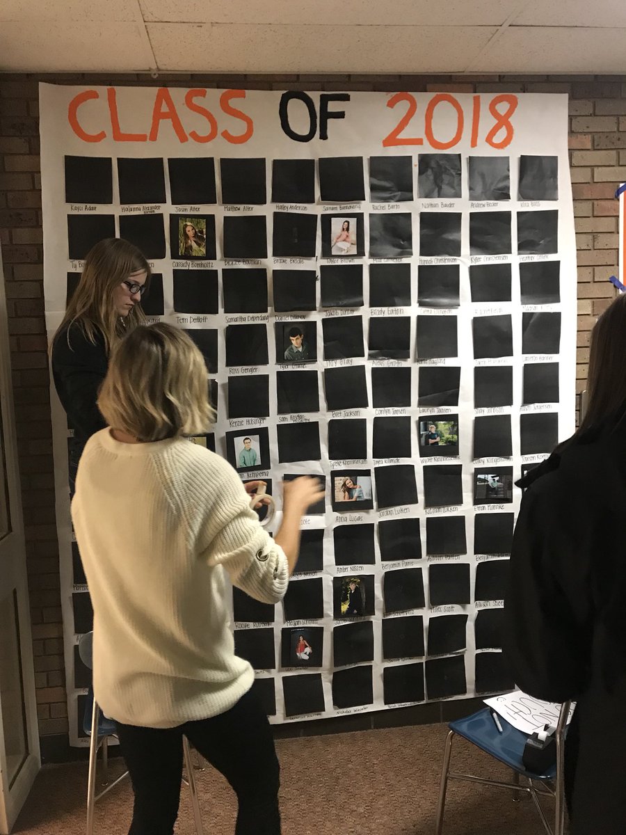 sblyrbook's tweet image. Make sure to check out the Class of 2018 wall! If you don’t see your picture you haven’t sent it in.. send it to Mrs. Hansen ASAP #sblyb