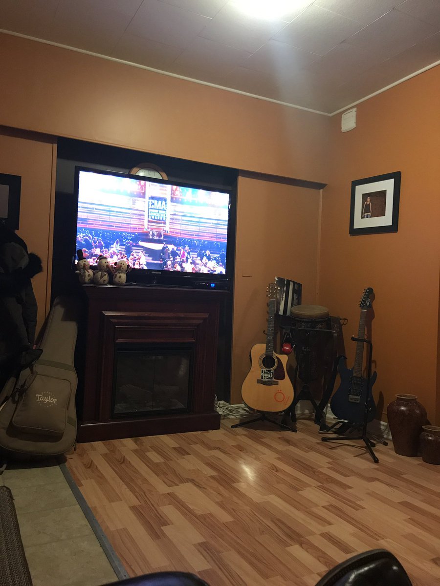 Unreal opening for <a href="/CountryMusic/">CMA Country Music</a>  awards!