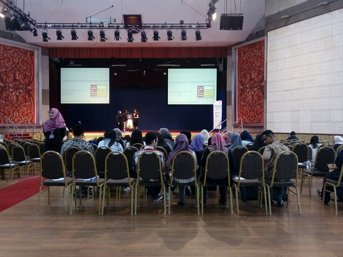 specter_ltd's tweet photo. The seats are filling up as we know it. #liveupdates https://t.co/9GWKVKpsN9