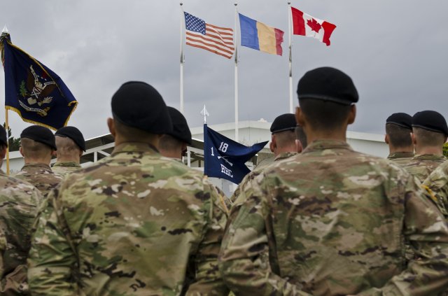 USArmyEURAF's tweet photo. #ICYMI: @DaggerBDE's Vanguard Bn arrived in Romania as part of #AtlanticResolve #PersistentPresence https://t.co/YytKo1uUqn #StrongEurope https://t.co/5oxDuP05Gi
