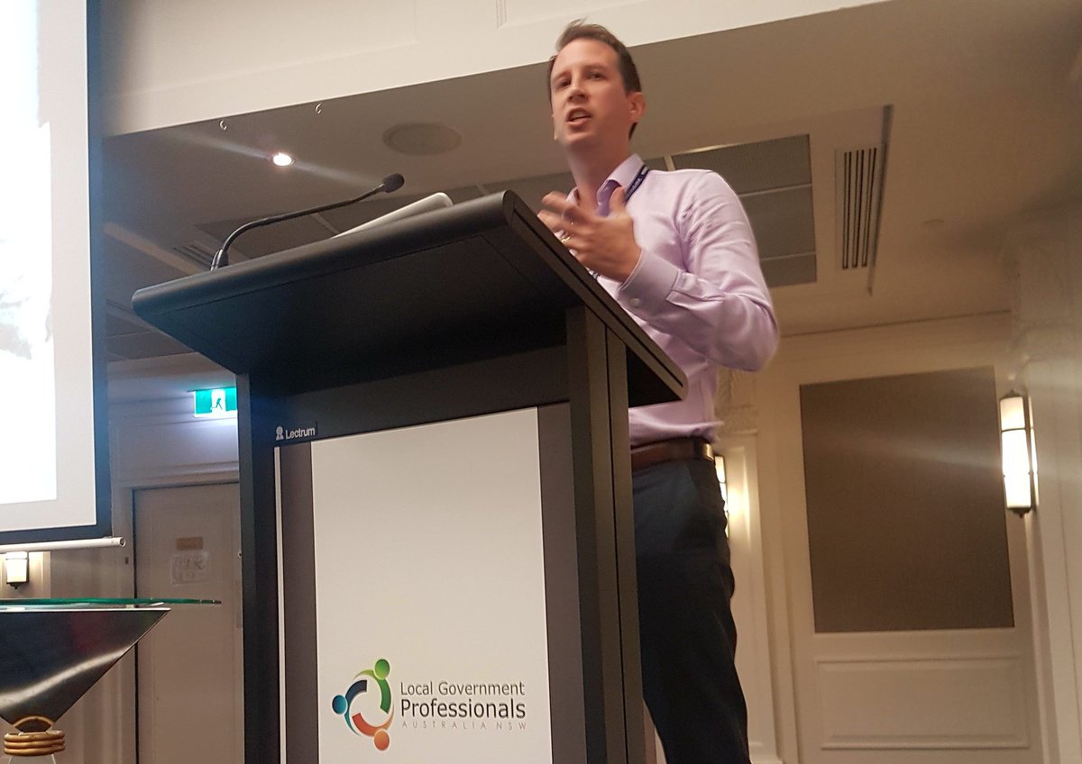 Vicki_Keating's tweet photo. Great to have @darius_tee @LGProfessionals #LGInnovations speaking on digital community engagement https://t.co/It2yRhqZuP