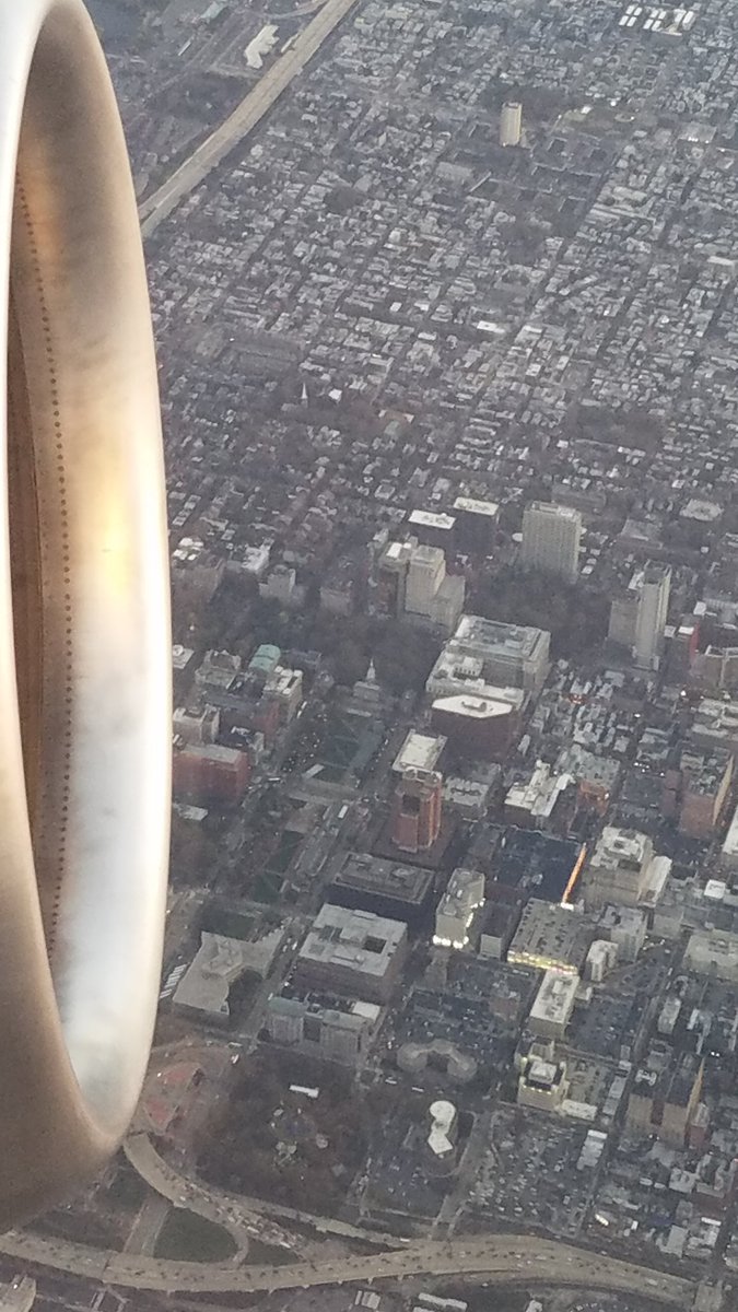 ekjgronberg's tweet photo. Had a cool view of Independence Hall climbing out of Philly. Thanks @AmericanAir for getting me back to the FWD safe again. #BoogieBackToTexas https://t.co/tcnFRk5osA