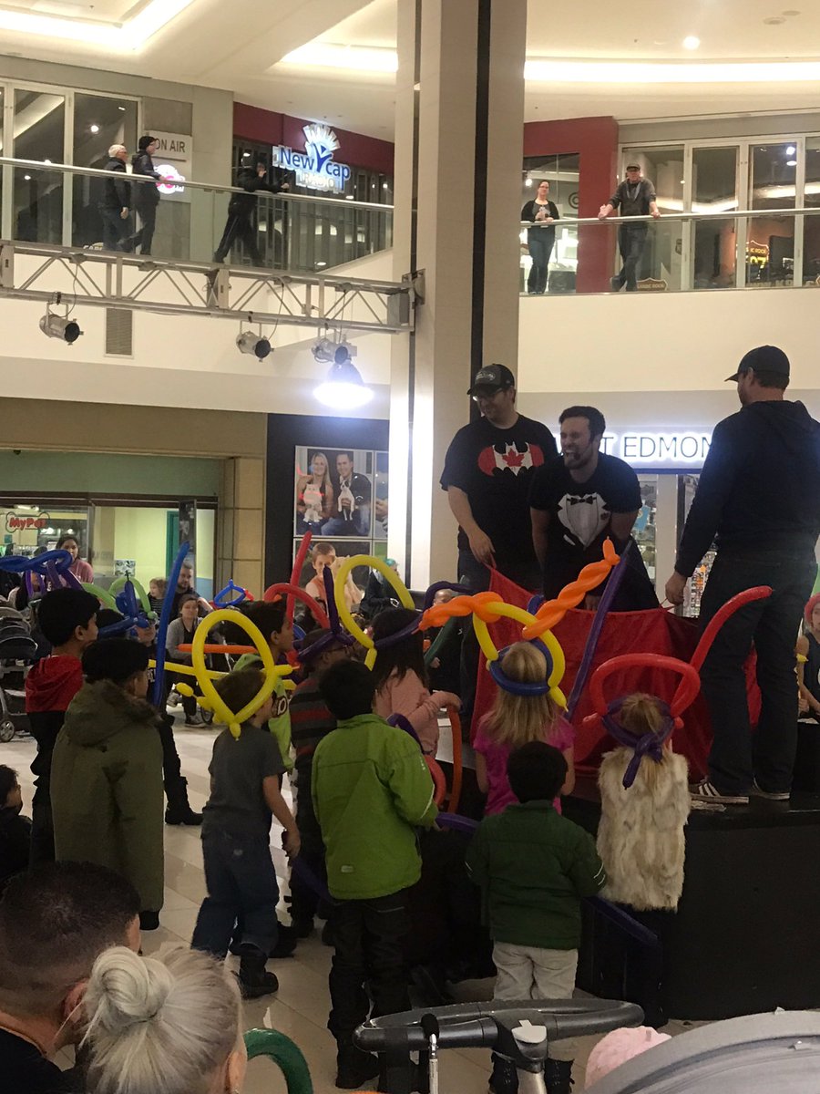 aMATTHEWSmagic's tweet photo. I had an amazing time performing on stage here at @Official_WEM #westedmontonmall #aaronmatthewsmagic #yegkids #wem https://t.co/iyTVQyXTVG