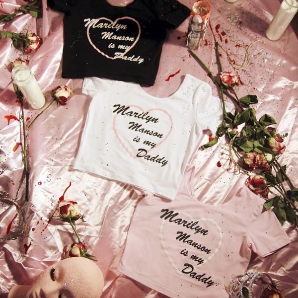 👻🖤🎀 SHOW DADDY SOME LOVEEEE! MARILYN MANSON IS MY DADDY FITTED CROPS FINALLY BACK IN STOCK 🎀🖤👻 nikkilipstick.com/collections/pi…