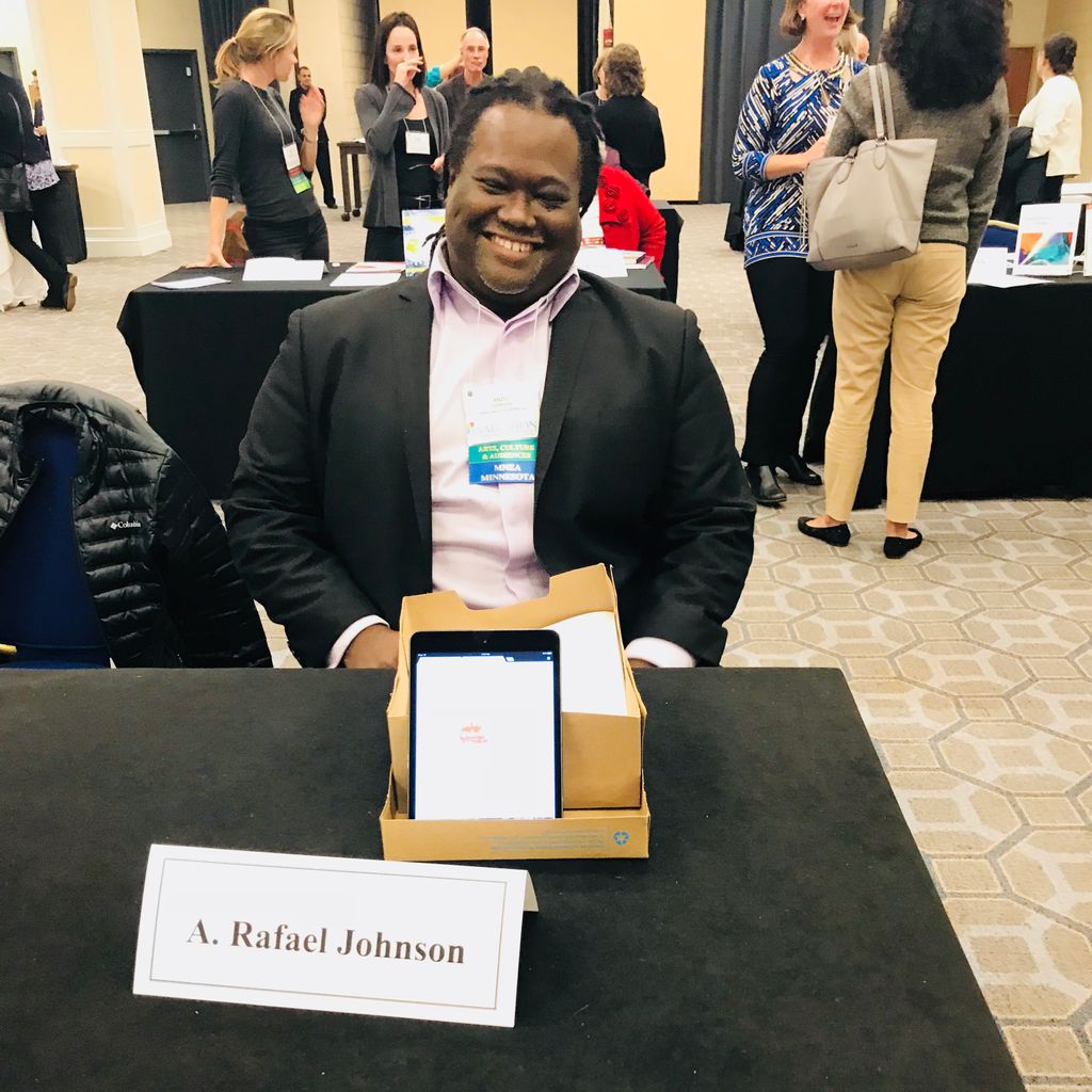 Nora_M_Johnson's tweet photo. Andy Johnson (also A. Rafael Johnson and @ulitave) of @terraluna_eval is in the House! #authorsreception #eval17 #TheThrough https://t.co/ZN4Ll7W8o3