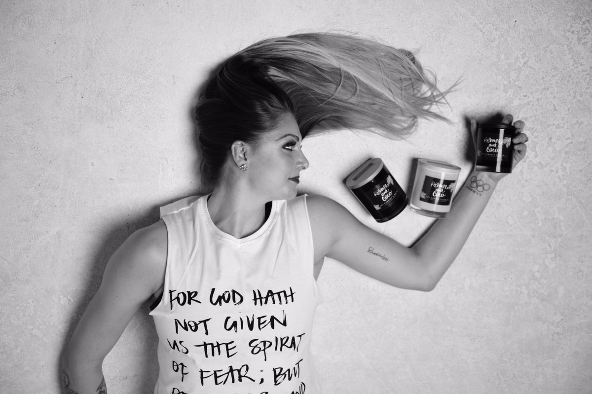 CaylaGeorge22's tweet photo. 4️⃣6️⃣ days 🎄 👉🏾 @rehmeeandcoco 🎁👌🏽(website link in bio) 🙌🏼 https://t.co/DXjOopoIn3