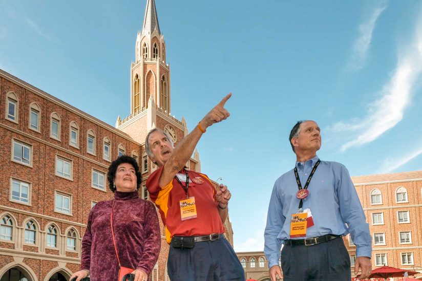 Alumni get their first look at #USCVillage over #USCReunion Weekend - and they like what they see ow.ly/qTHA30gsfa3