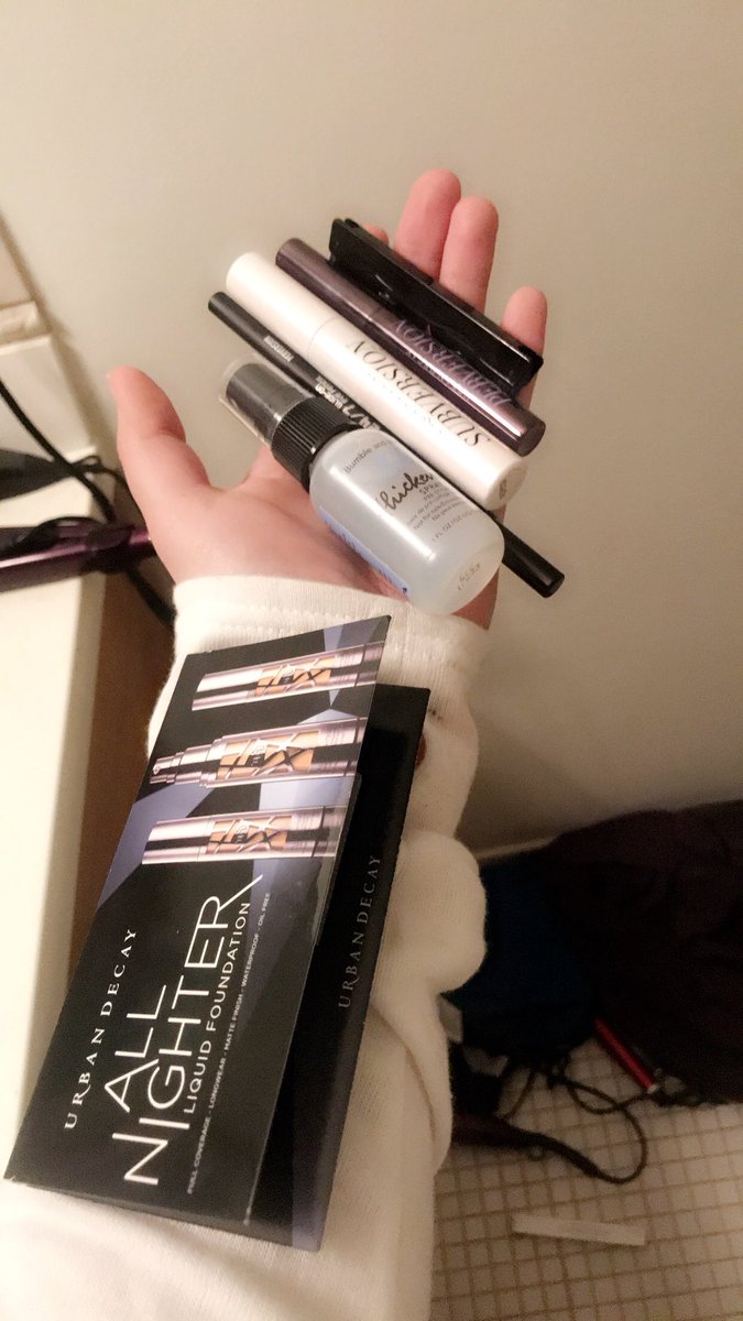 abdolan96's tweet photo. I made an adult purchase tonight. #imarealgirl #realmakeup #notfromthedrugstore #ulta https://t.co/9OzQdMXwWO