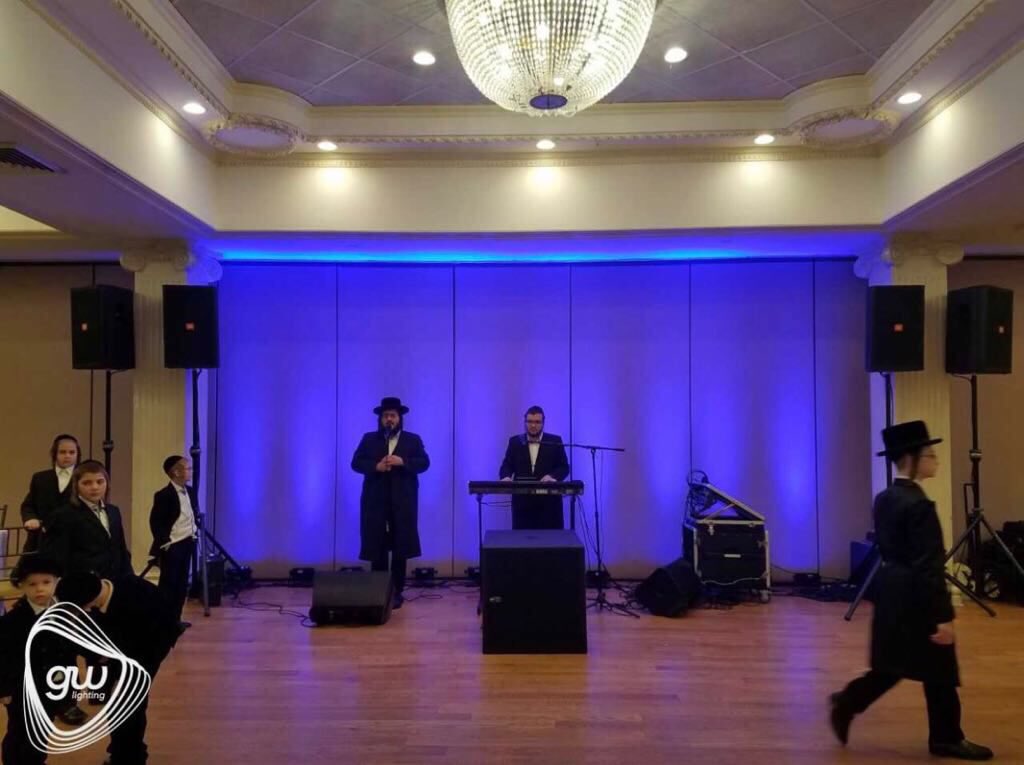 Chaim Blumenfeld (@blumenfeldchaim) on Twitter photo Pure Simcha last night at a beautiful wedding in #BoroPark with music by @Yitzikornbluh!
Lighting: @<a href="/GW_LIGHTING/">GWLIGHTING</a> Pure Simcha last night at a beautiful wedding in #BoroPark with music by @Yitzikornbluh!
Lighting: @<a href="/GW_LIGHTING/">GWLIGHTING</a>