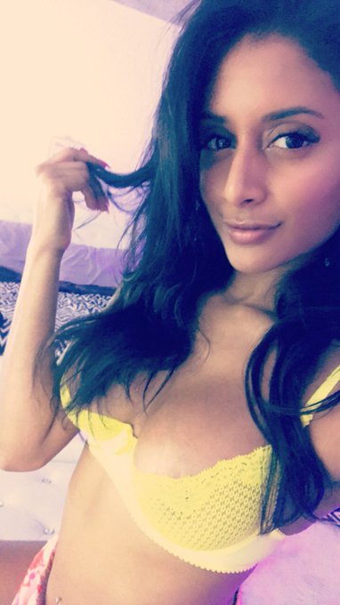 Hey there 😉 https://t.co/JGWD641Nst https://t.co/RXWfzM6dlF<a href="/tag/sexysaturday"class="tags"><span>#sexysaturday</span></a>