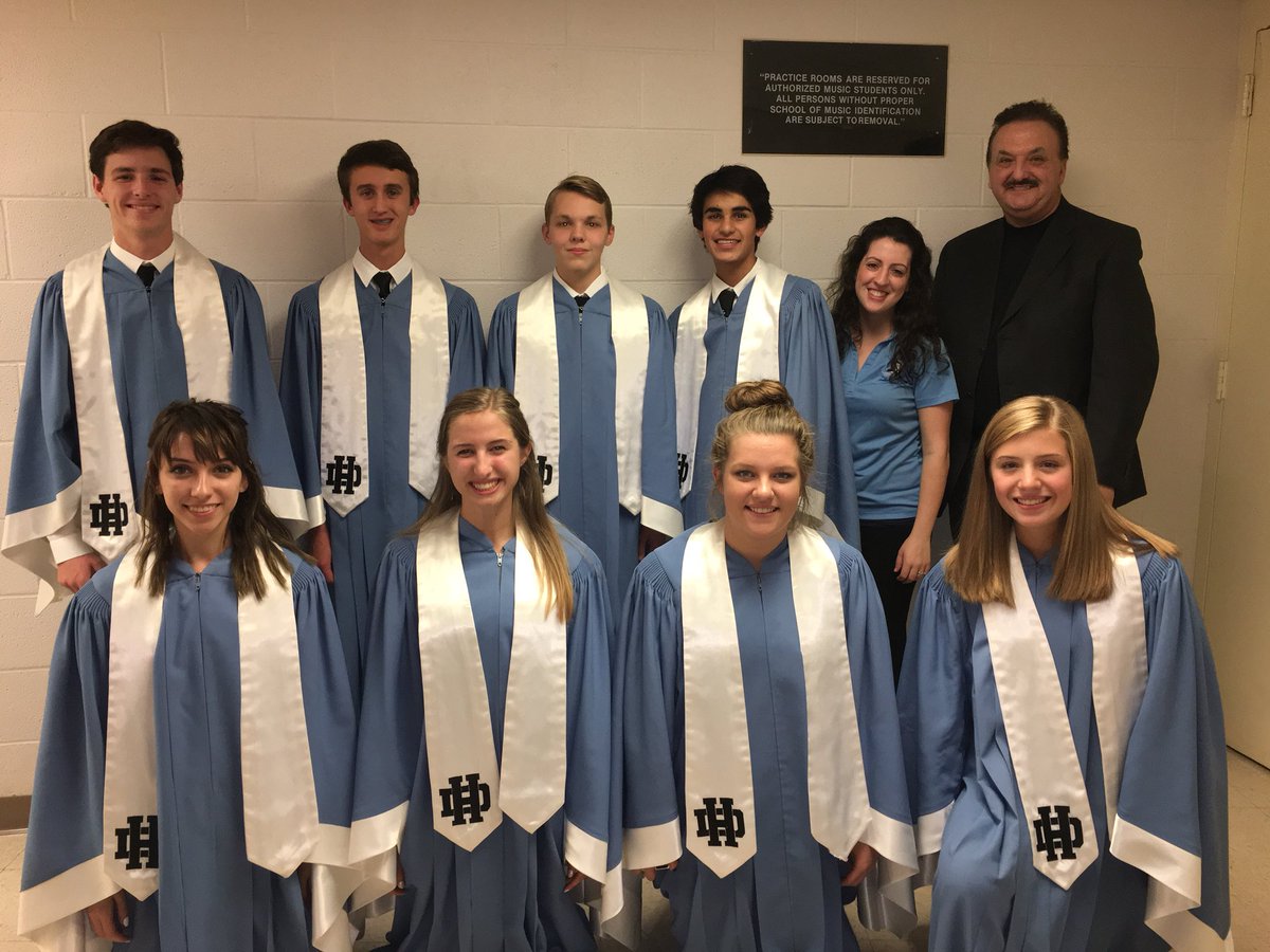 HStermanator's tweet photo. A few more :) @DarbyChoir @DarbySymphonic @hdhswomens @HDConcertChoir https://t.co/7S3HaBeCyY