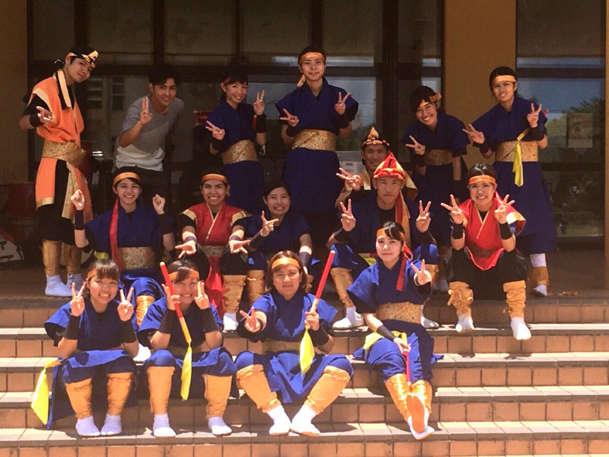 ceo_2019's tweet photo. どーも！オナガです🤓
ついに合同学園祭まであと2日✌️

その合同学園祭で創作エイサーを踊ってくれる『鼓舞楽団浦風』さんを今日は紹介します😜

ポップでパワーオリジナルエイサーが持ち味です🤗
でーじ楽しみやな〜🎶

#合同学園祭 https://t.co/oylklDZpn5