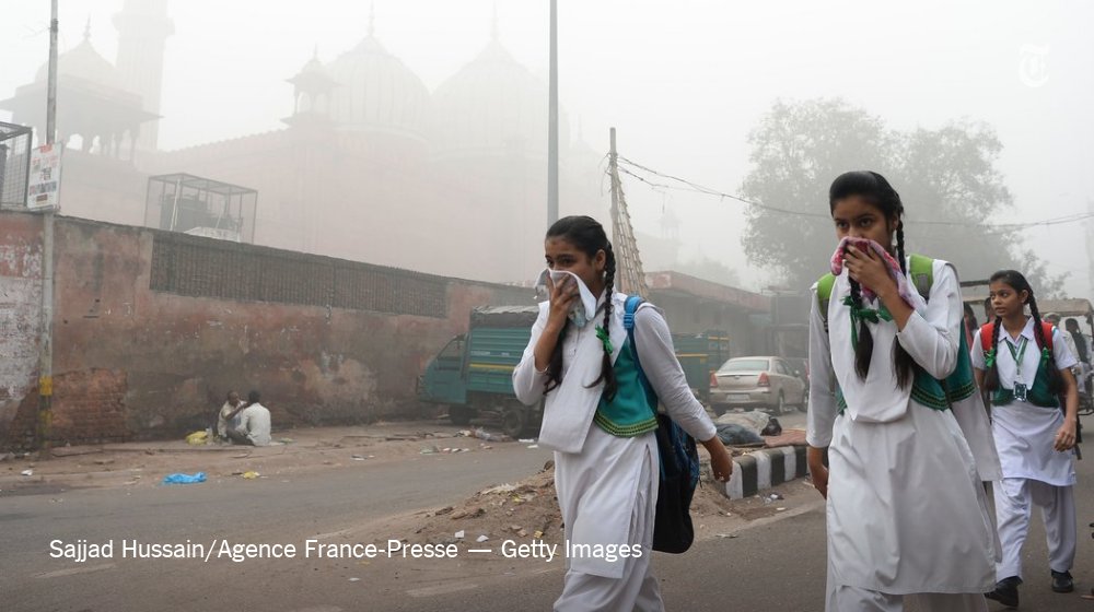 nytimesworld's tweet image. The air pollution in Delhi is so bad that India closed nearly 4,000 schools for a week nyti.ms/2hnDpjR