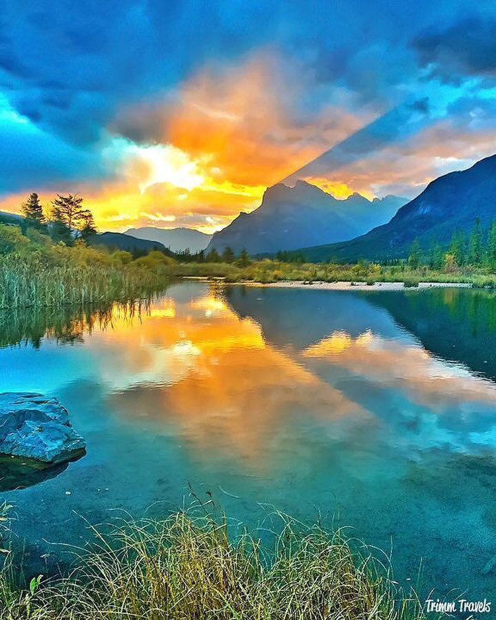 TrimmTravels's tweet photo. The sunrise from Vermillion Lakes!!⠀
.⠀
.⠀
#trimmtravels #trimmtravelingcanada #banff #travelalberta #explorealber… https://t.co/gzxXtV00vT https://t.co/m4YJTOhBNE