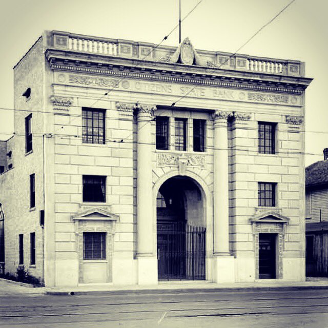 Nov 25 <a href="/RockefellersHou/">Rockefellers Houston</a> we rock with @thedirtyseeds #Josefus #Mr.Plow 🎵