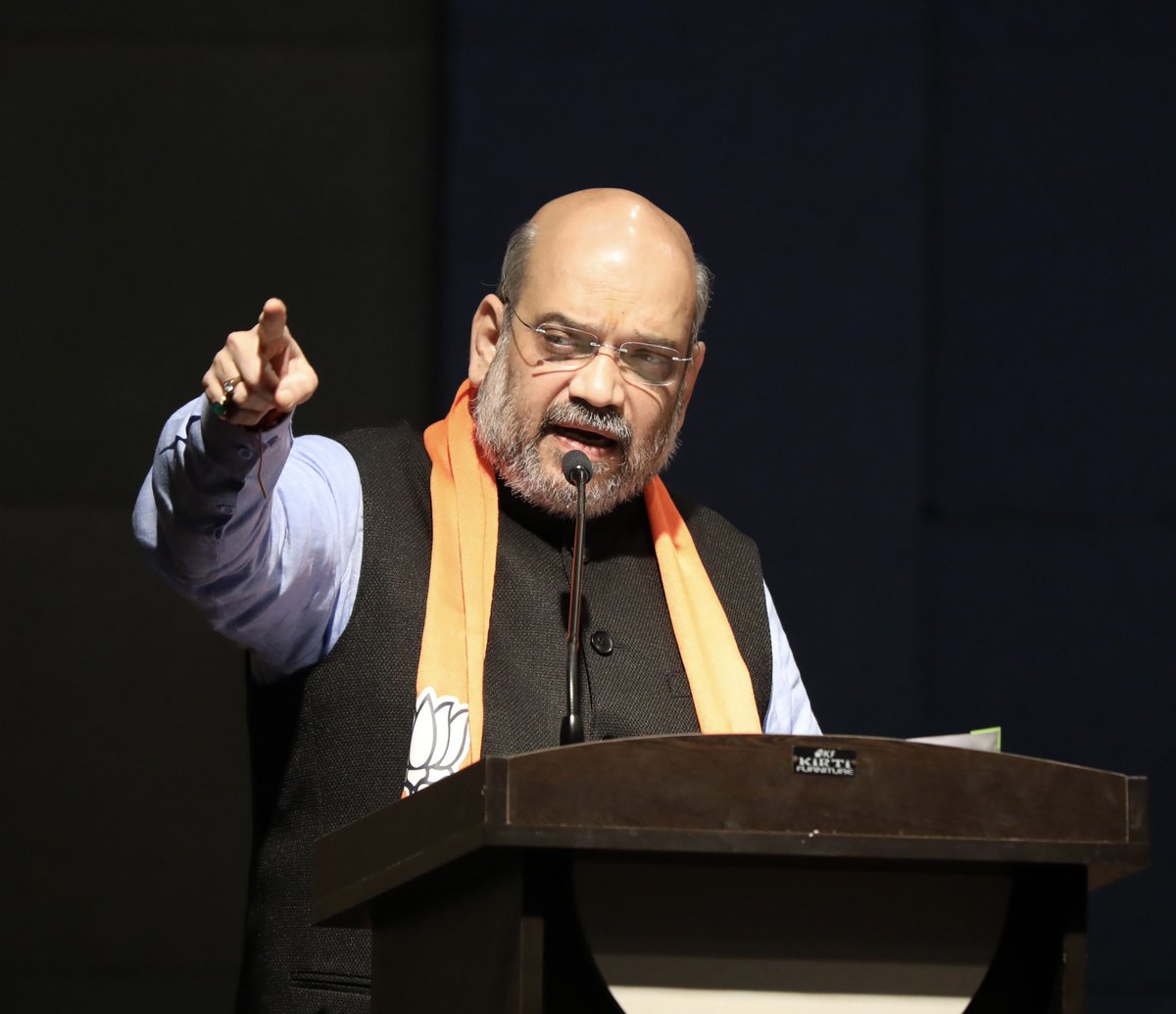 BJP4India's tweet photo. Glimpses of BJP National President Shri @AmitShah addressing 'shakti kendra in-charges of Bharuch and Narmada districts in Bharuch, Gujarat on 08 November 2017. https://t.co/imgGTYQBuU