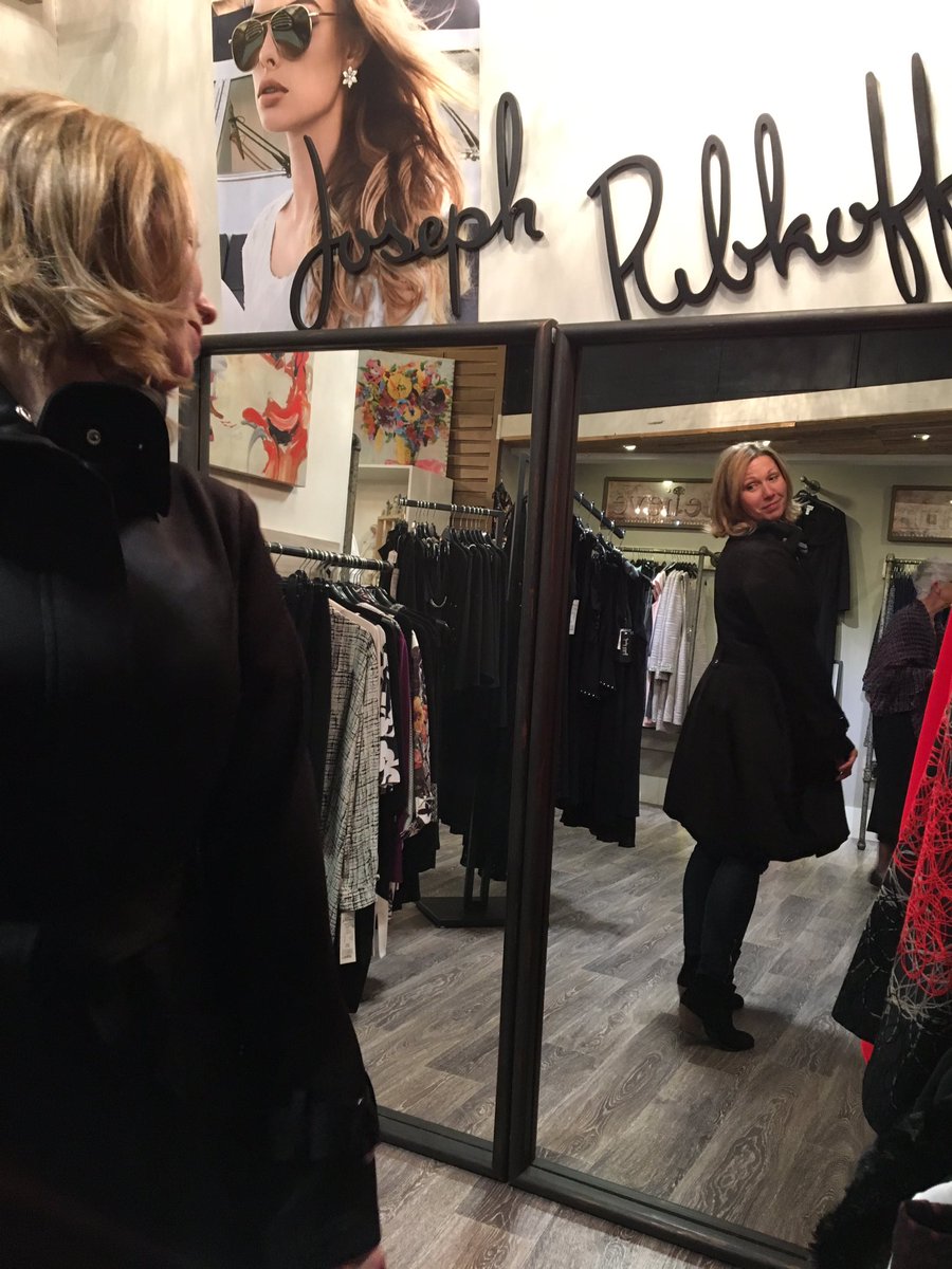 AmyZukQueenBee's tweet photo. Fun at @mhdchamber after five #AnnieMaguire.  Loooove my new coat!  #splurg #almostChristmas https://t.co/ALL5nfNKLo