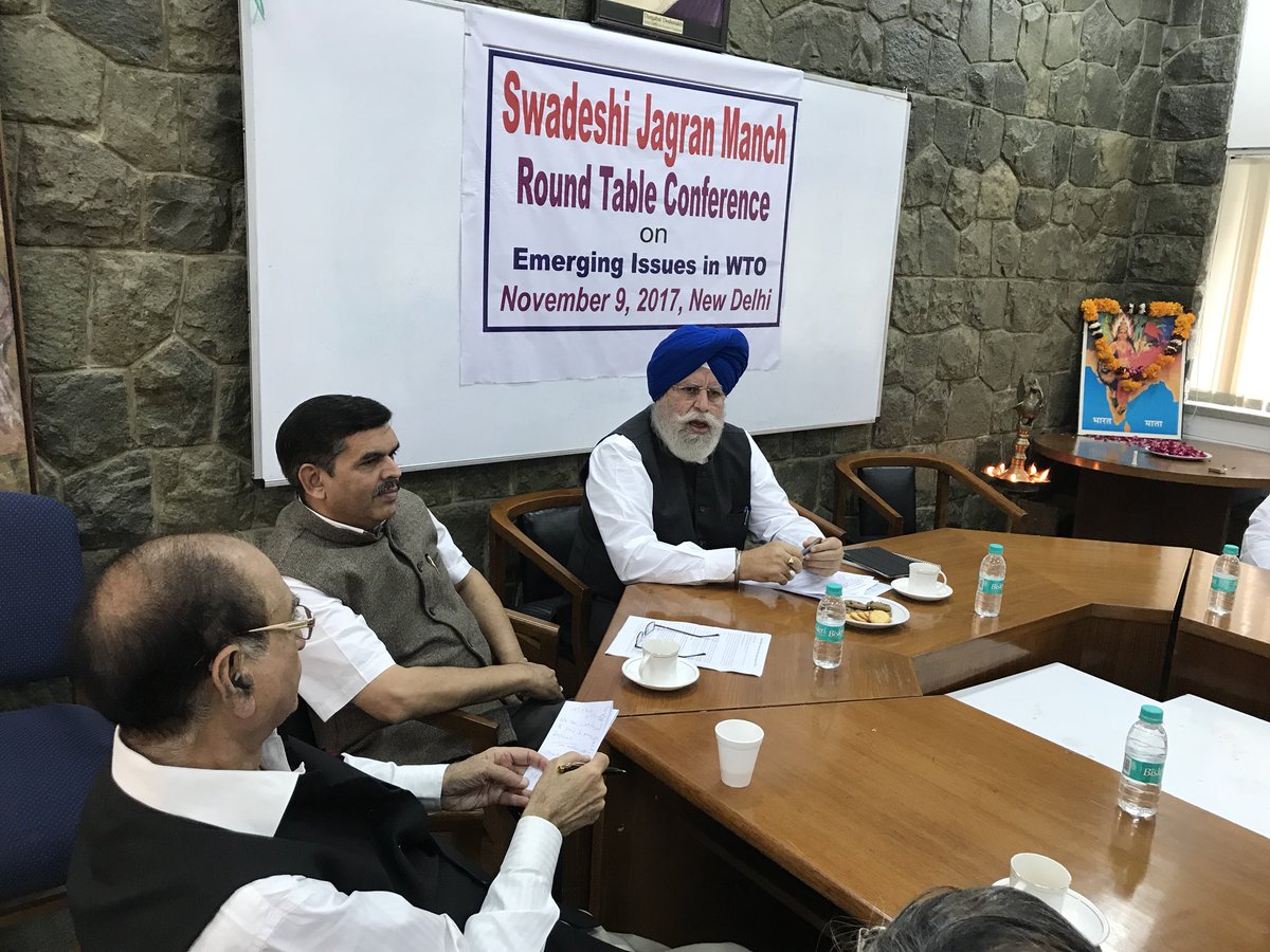 ashwani_mahajan's tweet photo. @SwadeshiManch RoundTableConference on #EmergingIssuesinWTO @SSAhluwaliaMP delivers Key Note Address https://t.co/lJx7LQR2wT