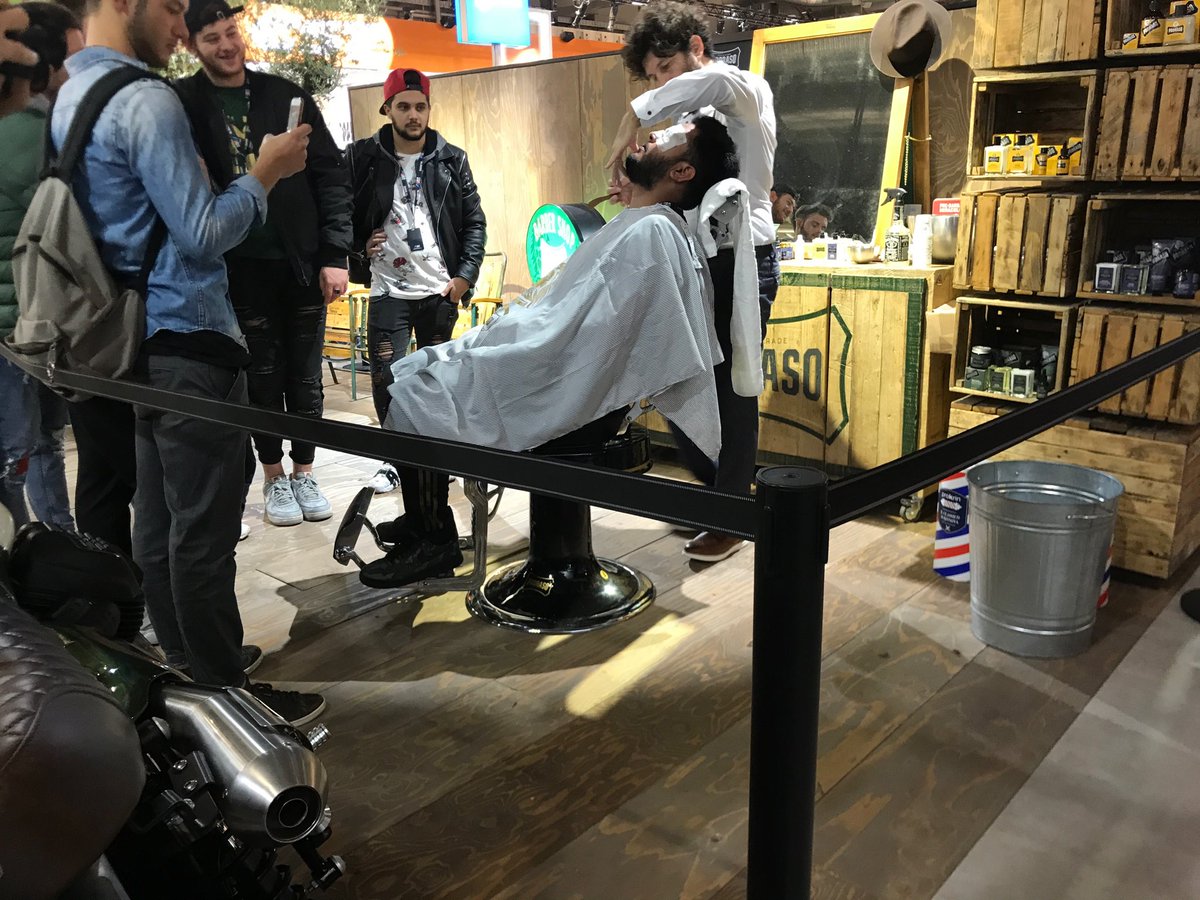 DamonXLabs's tweet photo. How to instill culture into your motorbikes, at the #Aprilia booth at #EICMA2017. https://t.co/ZBUyAotloR