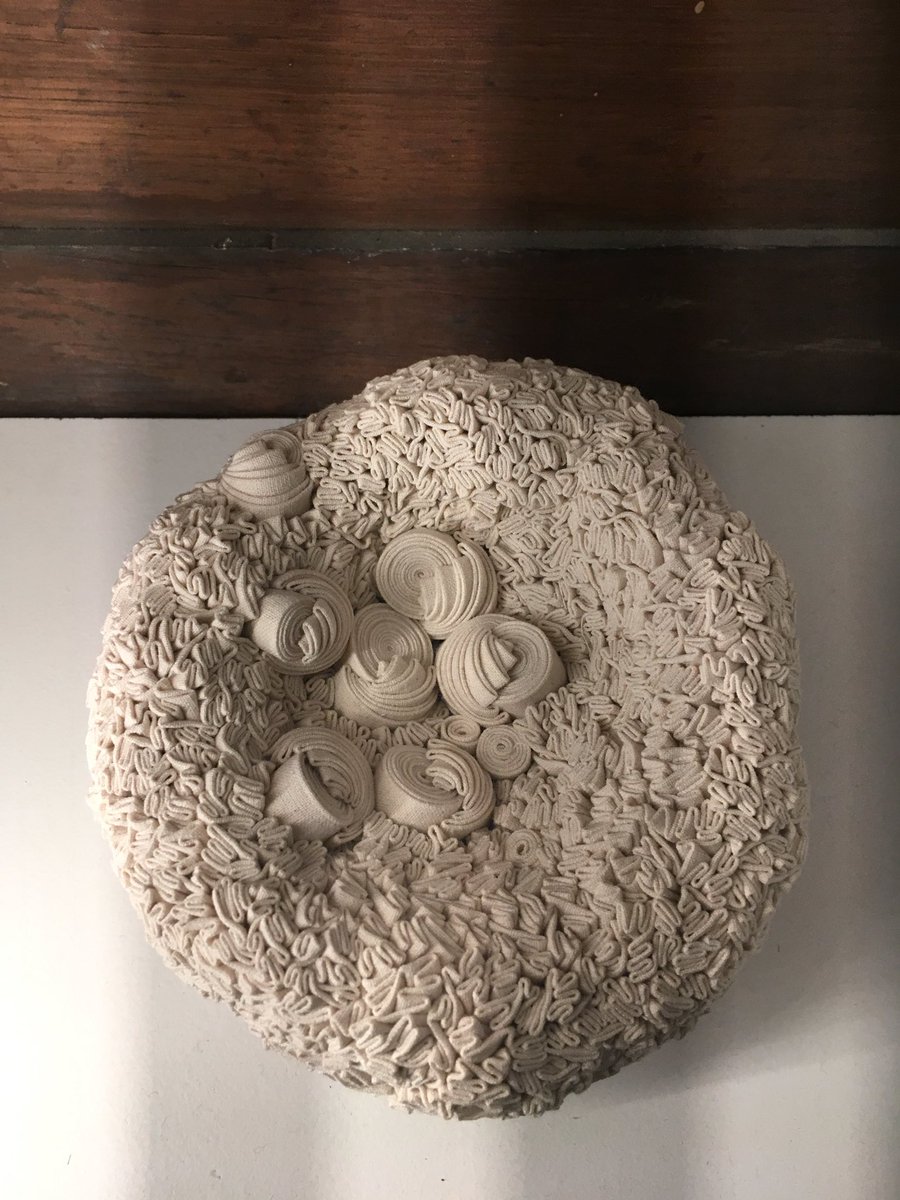 VanessaRavenaux's tweet photo. Simone #Pheulpin Un monde de plis à découvrir à La Chapelle expiatoire 20 rue Pasquier Lauréate du prix Le Créateur Fondation @ateliersdart https://t.co/uopOT56cjE