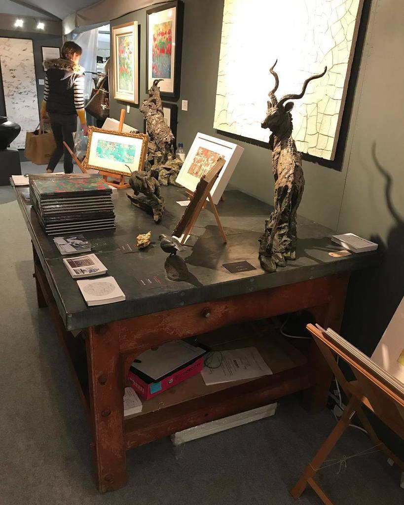 HMackieSculptor's tweet photo. Thank you @originalhouseinteriors for lending us your fantastic vintage sawmill table, perfect for exhibiting.  Ve… https://t.co/ileX47Efif https://t.co/BmfdmIUJgy